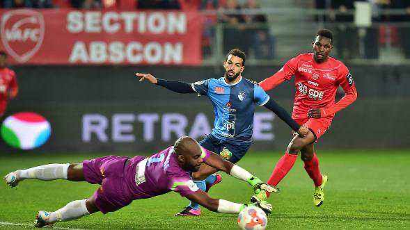  格勒诺布尔年轻门将首秀惊艳，多次神扑助球队逼平强敌