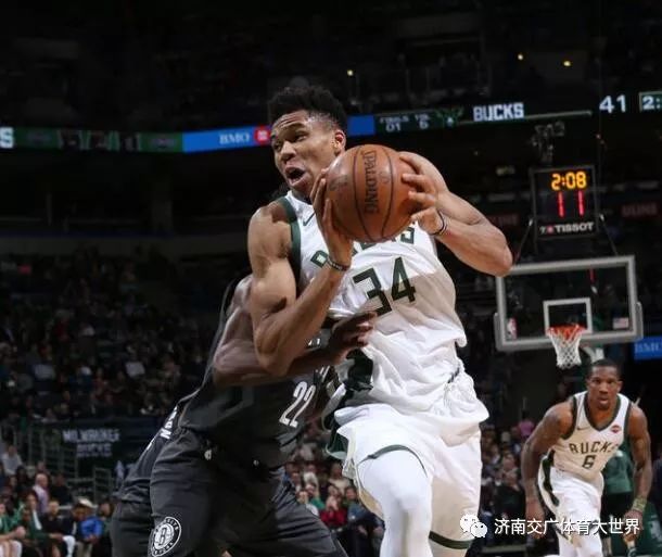  艾顿护框成功开拓者主场险胜火箭