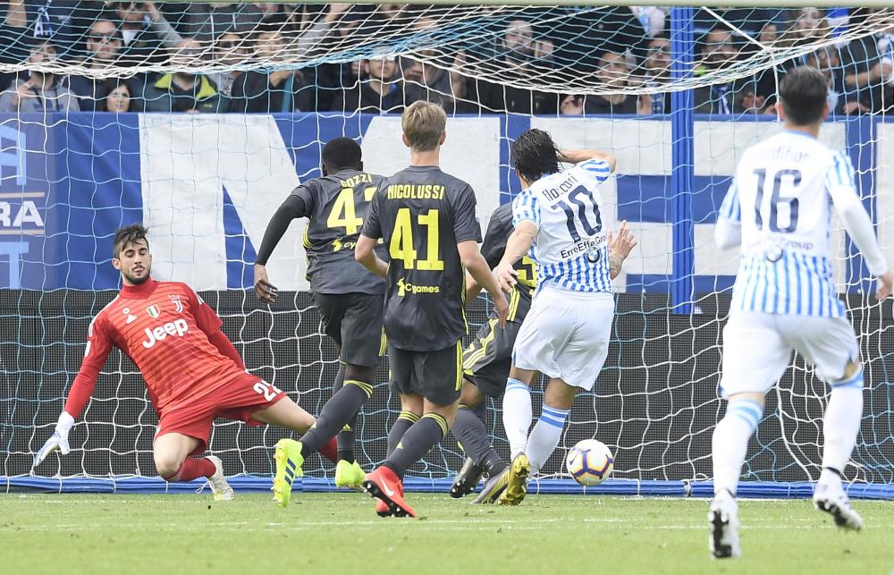  佛罗伦萨锋霸戴帽，独造三球引领球队大胜而归